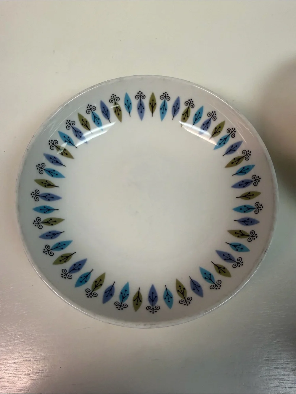 Vintage Carefree True China Nordic Syracuse Atomic Pattern Coupe Soup Bowls